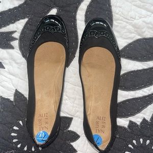 Black Ballet flats